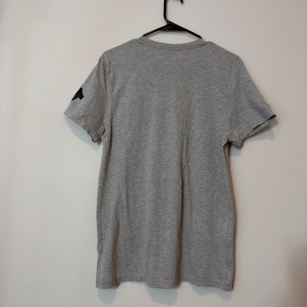 True Religion T-Shirt Mens Medium Gray Good Horseshoe Sleeve Logo Crewneck Tee‎ - Picture 2 of 7